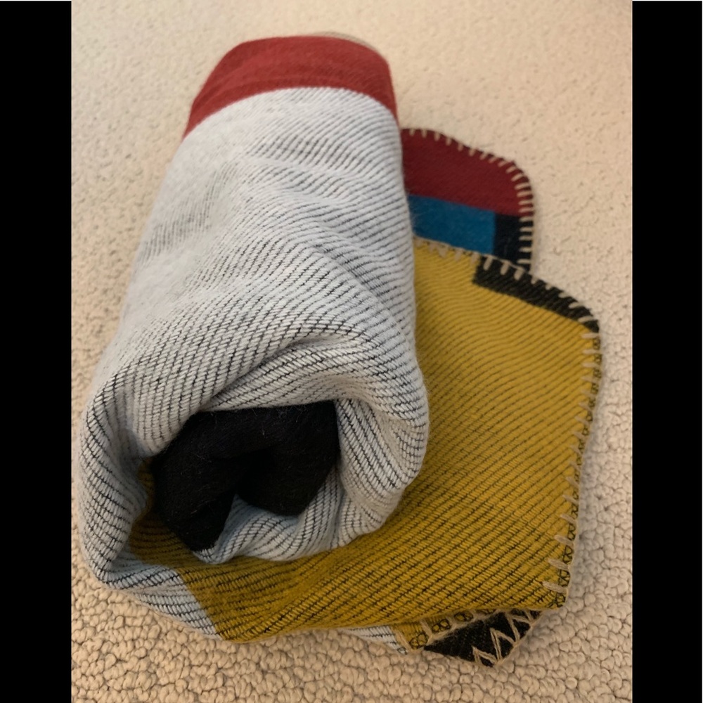 Check wool Cape - Picture 7 of 7